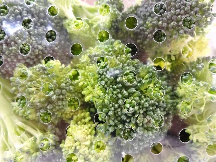 Broccoli in laser-perforated film