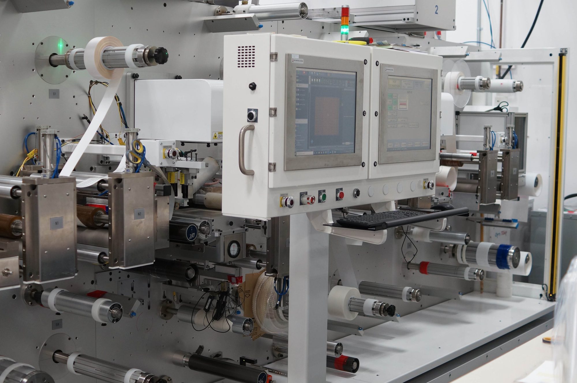 Roll-to-roll laser converting line in production